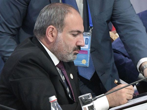 Paşinyan Qarabağ separatçılarına milyonlarla dollar ayırdı Paşinyan Qarabağ separatçılarına milyonlarla dollar ayırdı