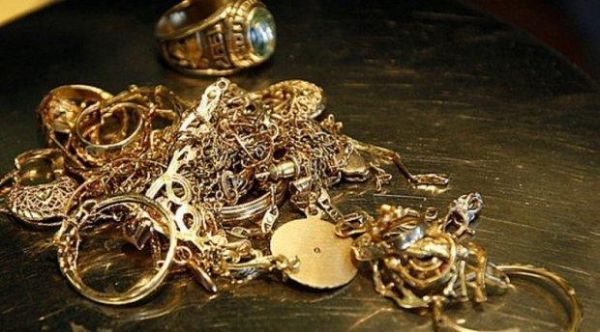 Azərbaycanda qızıl və gümüş yenidən ucuzlaşıb Azərbaycanda qızıl və gümüş yenidən ucuzlaşıb