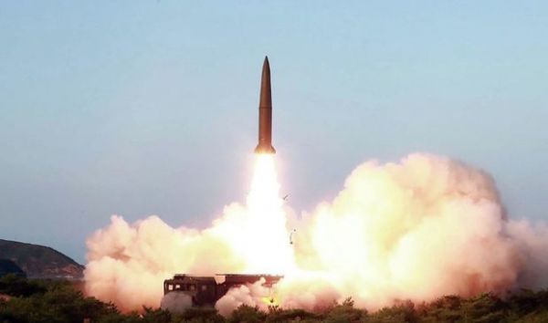 Şimali Koreya yeni nəhəng raketi sınadı Şimali Koreya yeni nəhəng raketi sınadı