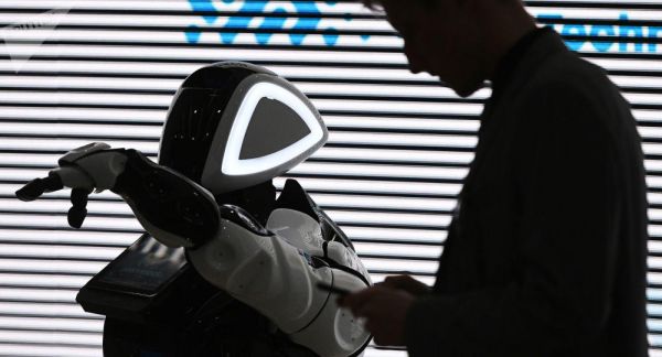 İnsanlar robotlara qarşı - Milyonlarla adam iş yerini itirə bilər İnsanlar robotlara qarşı - Milyonlarla adam iş yerini itirə bilər