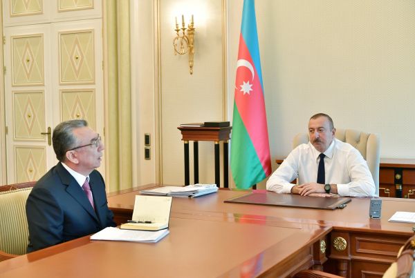 Президент Ильхам Алиев принял главу ИВ города Баку
