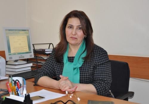 "Qeyri- jurnalistlər Azərbaycan teleməkanında at oynadırlar " "Qeyri- jurnalistlər Azərbaycan teleməkanında at oynadırlar "