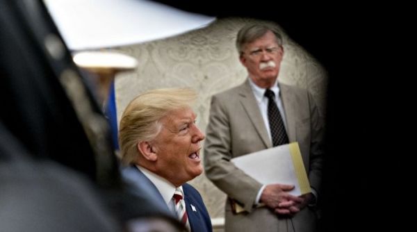 Трамп заявил, что не обсуждал с Путиным и принцем СА сокращение нефтедобычи Трамп заявил, что не обсуждал с Путиным и принцем СА сокращение нефтедобычи