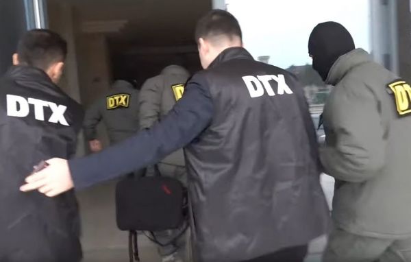 DTX Xarici İşlər Nazirliyində əməliyyat keçirir DTX Xarici İşlər Nazirliyində əməliyyat keçirir