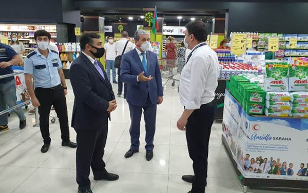 Nizamidə karantin rejimi ilə əlaqədar reydlər keçirildi Nizamidə karantin rejimi ilə əlaqədar reydlər keçirildi