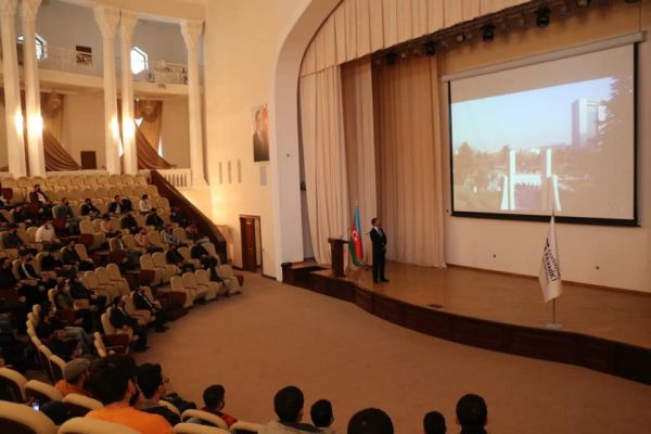 Qazi Universitetinin professoru AzTU tələbələrinə mühazirə deyib Qazi Universitetinin professoru AzTU tələbələrinə mühazirə deyib