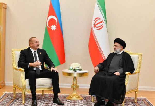 Achgabat: Ilham Aliyev s'entretient avec le président iranien