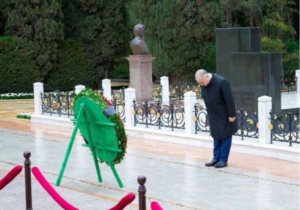 DTX əməkdaşları ulu öndərin məzarını ziyarət ediblər DTX əməkdaşları ulu öndərin məzarını ziyarət ediblər