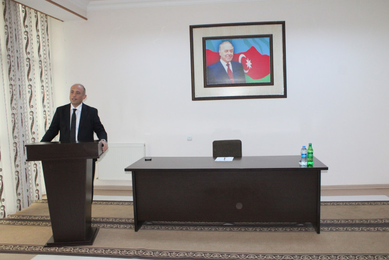 Rəcəb Rəhimli Çənnəb kəndində sakinlərin müraciətlərini dinlədi