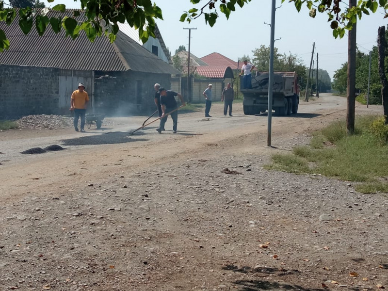 Qaxda vətəndaşların problemləri diqqət mərkəzində saxlanılır