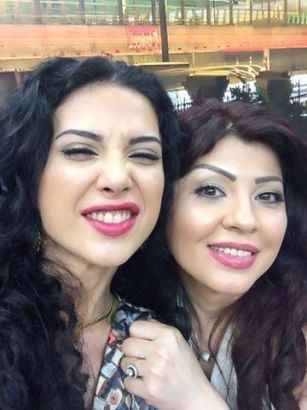 Fidan Axundovanın bacısı ilə - SELFİLƏRİ - FOTOLAR Fidan Axundovanın bacısı ilə - SELFİLƏRİ - FOTOLAR