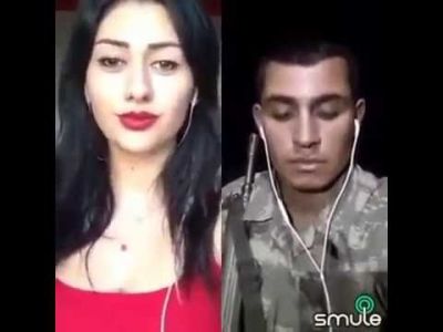 Gənc qızın əsgər sevgilisi ilə oxuduğu “Ölürüm, Türkiye” mahnısı - interneti silkələdi - VİDEO Gənc qızın əsgər sevgilisi ilə oxuduğu “Ölürüm, Türkiye” mahnısı - interneti silkələdi - VİDEO