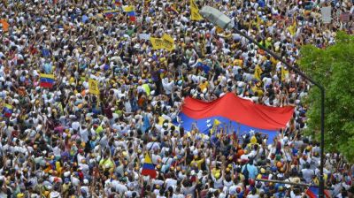 Венесуэльская оппозиция требует провести референдум