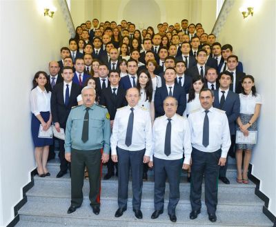 В Азербайджане 90 молодых сотрудников были приняты на службу в органы юстиции - FOTOLAR
