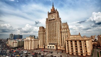 Рубрика "Москва и мир": МИД дал оценку расследованию крушения боинга - VİDEO