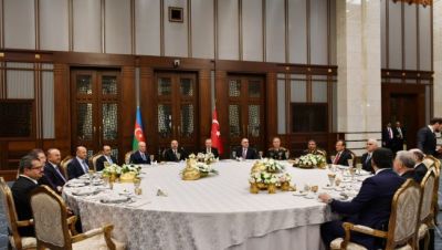 Azərbaycan Prezidentinin şərəfinə rəsmi nahar verilib - FOTOLAR