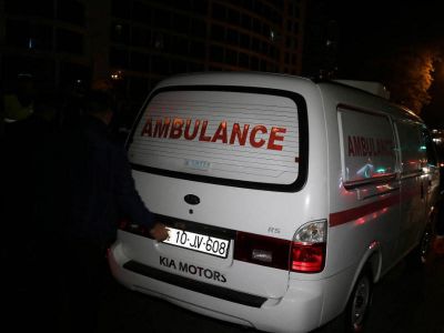 Şəki sakini ağacdan yıxılıb Şəki sakini ağacdan yıxılıb