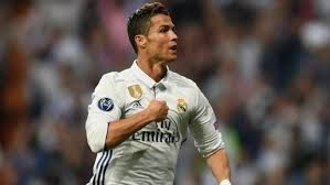 Ronaldo otel işçilərinə 19 000-dən çox bəxşiş verdi
