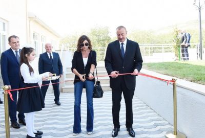 Prezident İlham Əliyevin və birinci xanım Mehriban Əliyevanın Şamaxı və İsmayıllı rayonlarına səfəri - YENİLƏNİB - FOTOLAR Prezident İlham Əliyevin və birinci xanım Mehriban Əliyevanın Şamaxı və İsmayıllı rayonlarına səfəri - YENİLƏNİB - FOTOLAR