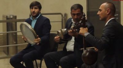 Milli musiqi günü Bakı metrosunda - VİDEO