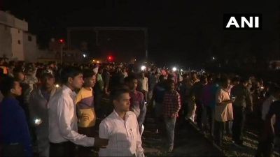 Hindistanda FACİƏ: qatar insanları əzdi - 50 ölü