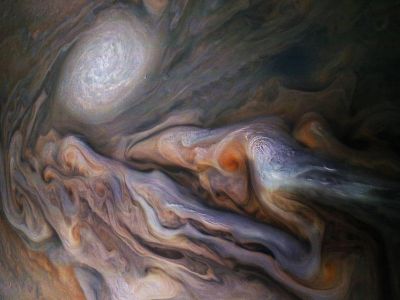 Yupiter üzərində qəribə buludlar - NASA foto yaydı