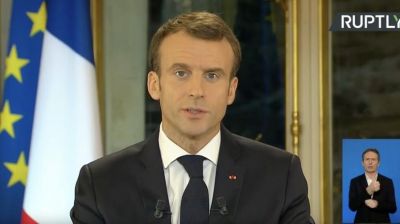 Fransa prezidenti ölkədə fövqəladə vəziyyət elan edib