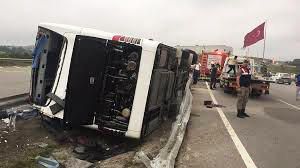 Türkiyədə fabrik işçilərini aparan avtobus aşdı - 25 yaralı
