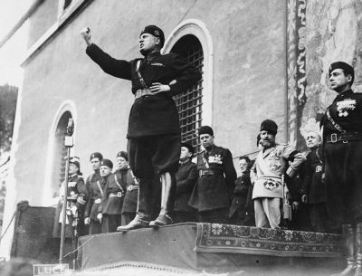 Əsl faşist kimdir? Hitler, yoxsa Mussolini?