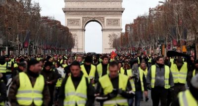 Fransada “sarı jiletlər” etiraz aksiyasının üç ayını qeyd edirlər