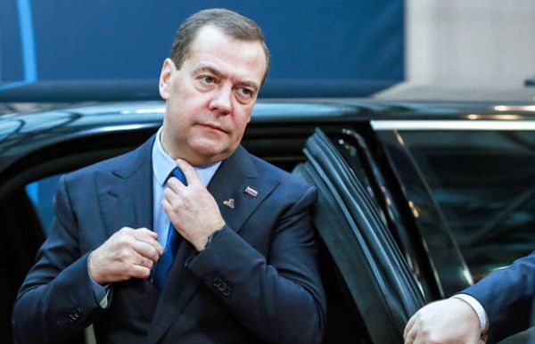 Medvedev Yerevana gedir