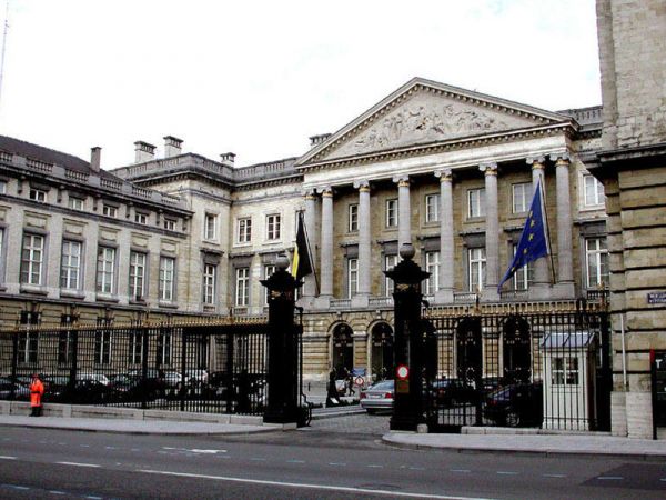 Belçika parlamenti qondarma “erməni soyqırımı”nı rədd etdi