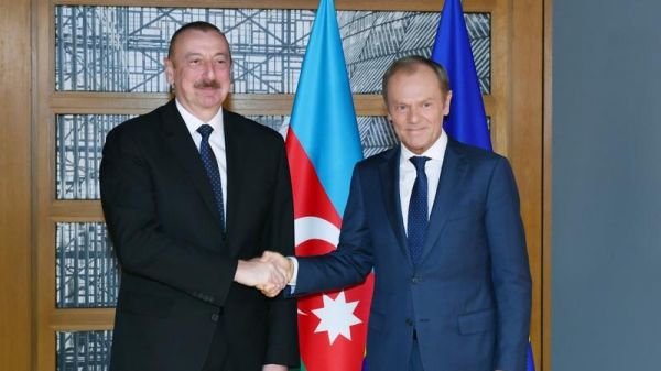 Azərbaycan Prezidenti Donald Tuskla görüşdü - FOTOLAR