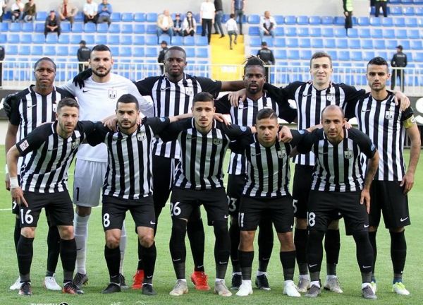 Üç futbolçu "Neftçi"dən getdi - FOTO Üç futbolçu "Neftçi"dən getdi - FOTO
