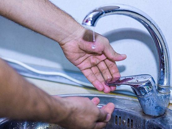 Nizamidə su xətti partladı - sakinlər susuz qaldı Nizamidə su xətti partladı - sakinlər susuz qaldı