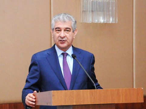 Əli Əhmədov: "Radikal müxalifəti xalq tərbiyə etməlidir" Əli Əhmədov: "Radikal müxalifəti xalq tərbiyə etməlidir"