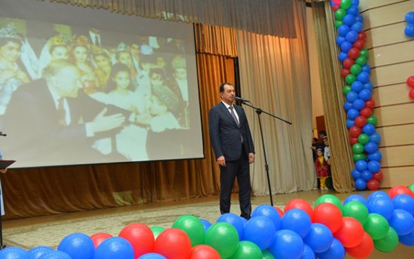 Lənkəranda uşaq günüylə bağlı şənlik keçirilib Lənkəranda uşaq günüylə bağlı şənlik keçirilib