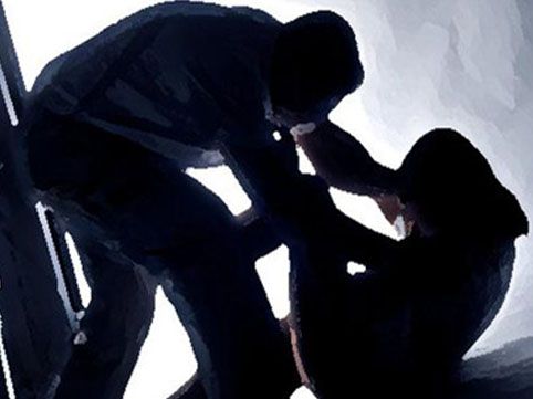 Bakıda qadının çənəsini sındırıb zorladılar - TƏFƏRRÜAT Bakıda qadının çənəsini sındırıb zorladılar - TƏFƏRRÜAT