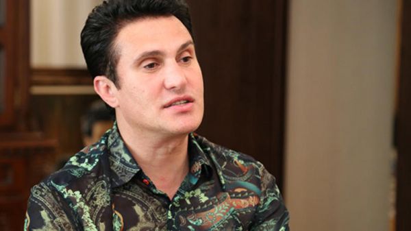 Nadir Qafarzadədən ŞOK SÖZLƏR: - Qızlar alt paltarı geyinib şəhərə çıxırlar və axşamalar... Nadir Qafarzadədən ŞOK SÖZLƏR: - Qızlar alt paltarı geyinib şəhərə çıxırlar və axşamalar...