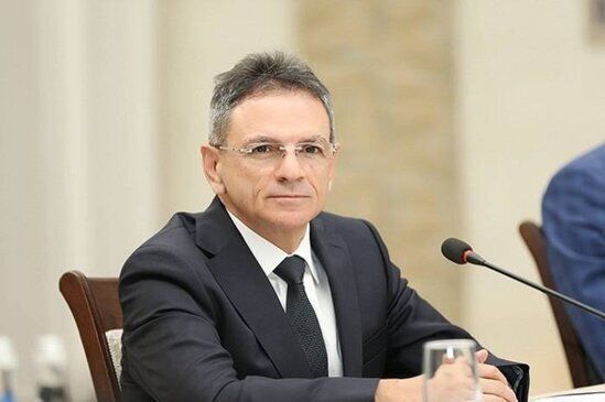 Mədət Quliyev şöbə müdirini işdən çıxardı Mədət Quliyev şöbə müdirini işdən çıxardı