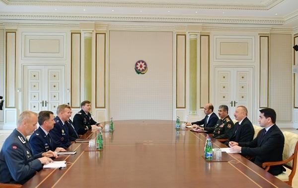 İlham Əliyev NATO komandanı ilə görüşdü