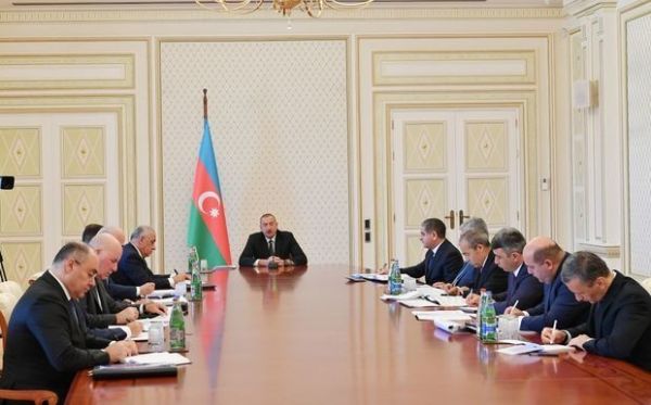 Deputat: Prezident yanında iclasın yeni formatı dövlət qulluqçularının məsuliyyətini artırır Deputat: Prezident yanında iclasın yeni formatı dövlət qulluqçularının məsuliyyətini artırır