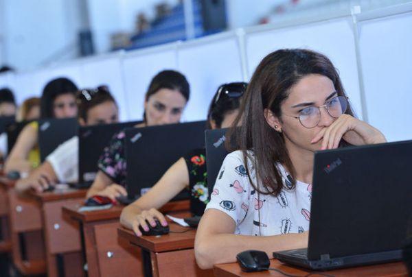Müəllimlərin işə qəbulu üzrə vakansiya seçiminə iki saat qaldı Müəllimlərin işə qəbulu üzrə vakansiya seçiminə iki saat qaldı