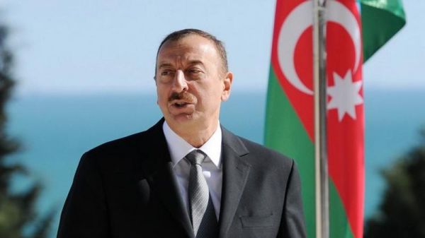 Prezident DSX-nin şəxsi heyətini təbrik etdi Prezident DSX-nin şəxsi heyətini təbrik etdi
