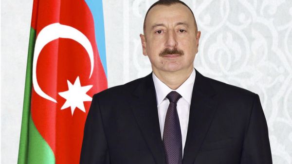 İlham Əliyev əfqanıstanlı həmkarını təbrik etdi İlham Əliyev əfqanıstanlı həmkarını təbrik etdi