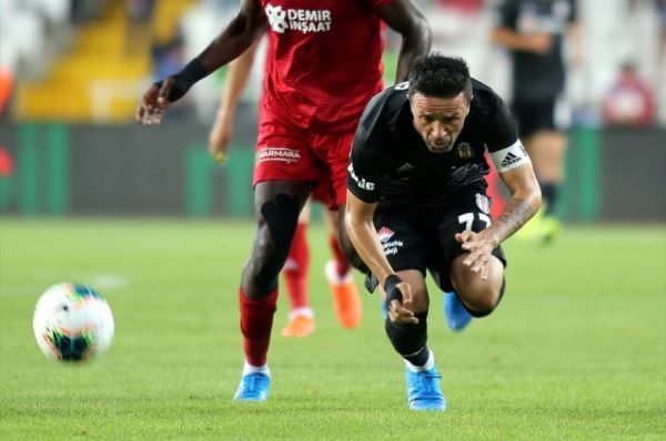"Beşiktaş" "Sivasspor"a uduzdu - VİDEO