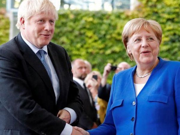 Merkel və Conson Rusiyanın G8-ə qayıtmasına qarşı çıxdı
