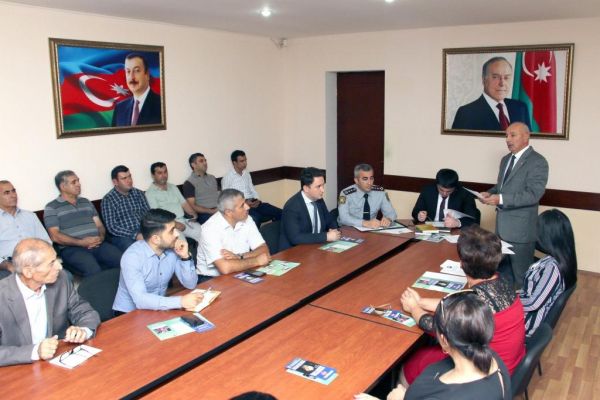 İşçiləri məcburi əməyə cəlb edənlər cəzalandırılacaq İşçiləri məcburi əməyə cəlb edənlər cəzalandırılacaq