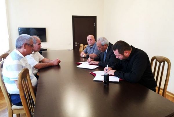 Əkinçilik Elmi-Tədqiqat İnstitutu ilə “Moran Agro” MMC arasında əməkdaşlıq müqaviləsi bağlanıb Əkinçilik Elmi-Tədqiqat İnstitutu ilə “Moran Agro” MMC arasında əməkdaşlıq müqaviləsi bağlanıb