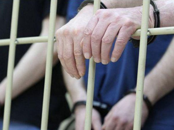 Bakıda taksi sürcüsünə qarşı quldurluq edən dəstəyə 34,5 il cəza verildi Bakıda taksi sürcüsünə qarşı quldurluq edən dəstəyə 34,5 il cəza verildi
